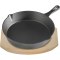 Patelnia żeliwna z podstawą drewnianą, Ø 255 mm